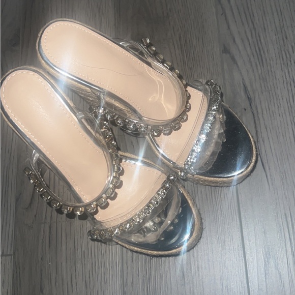 Never worn wedges size 5 - Picture 2 of 2